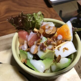 アボカド茹で卵サラダ